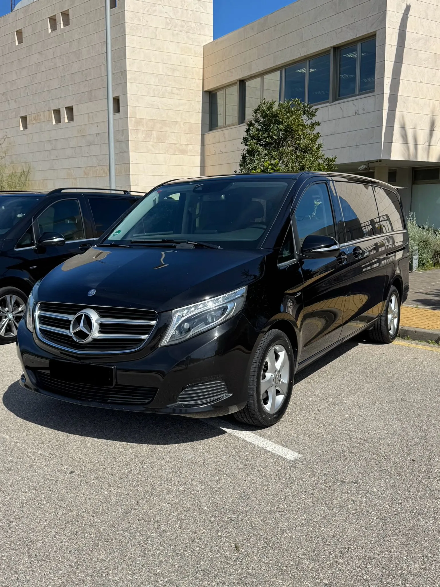 MERCEDES V200